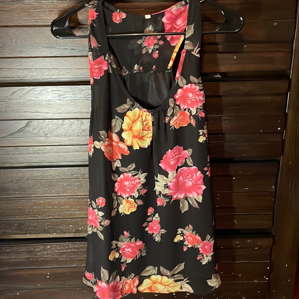 Large flowy floral tank top, no brand, like new